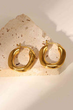 Load image into Gallery viewer, Oval Hoop Earrings