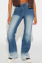 Load image into Gallery viewer, Pocketed Buttoned Straight Jeans